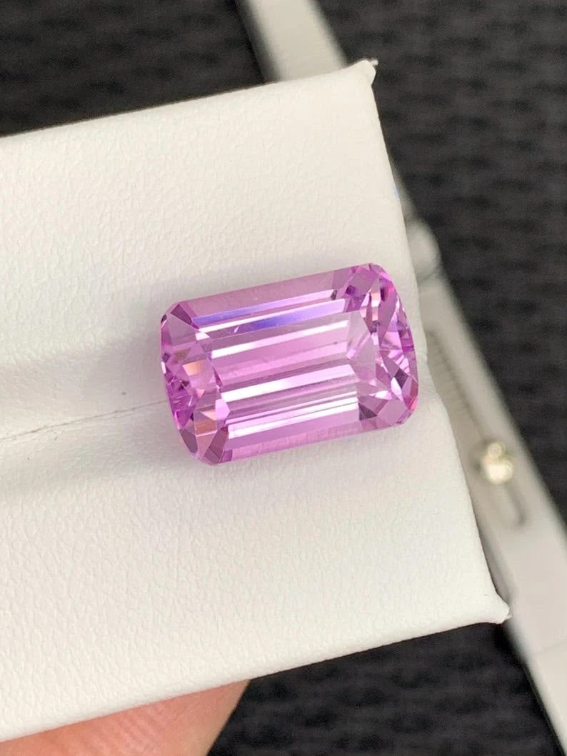 Pink kunzite